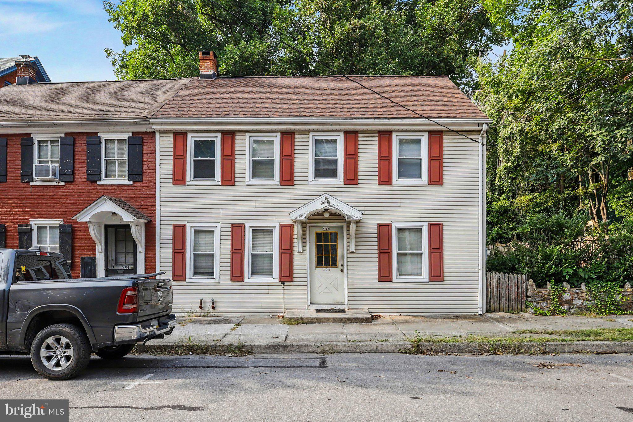 252 W MARKET STREET