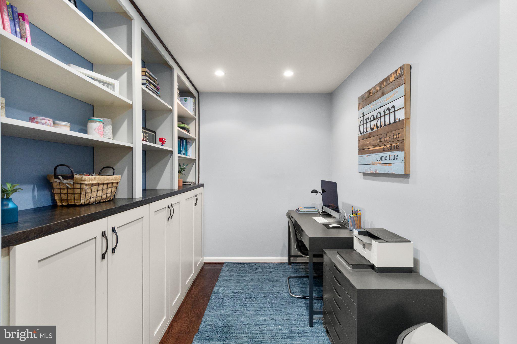 BLAKES LEGACY - Residential