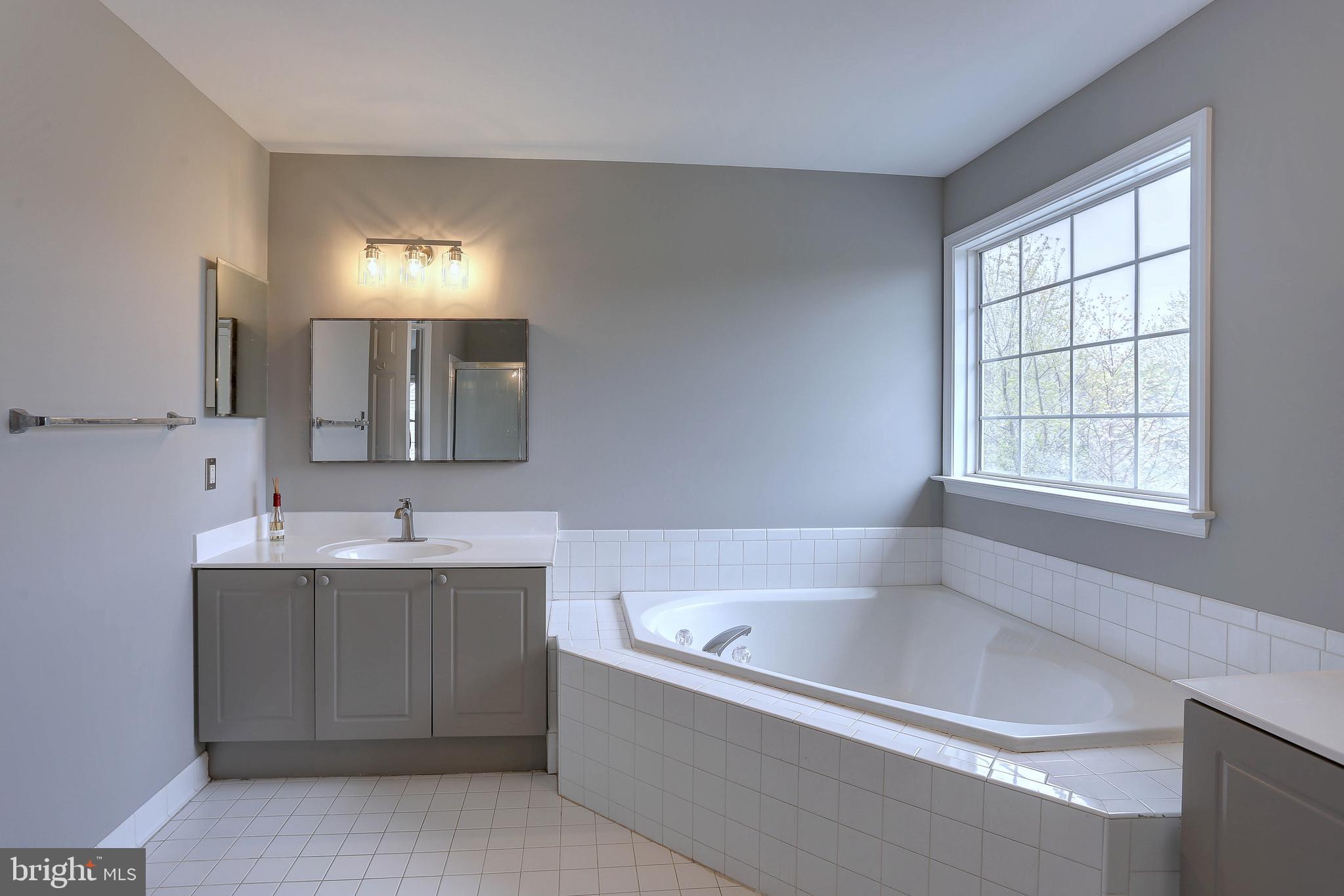 EDGEWOOD - Residential