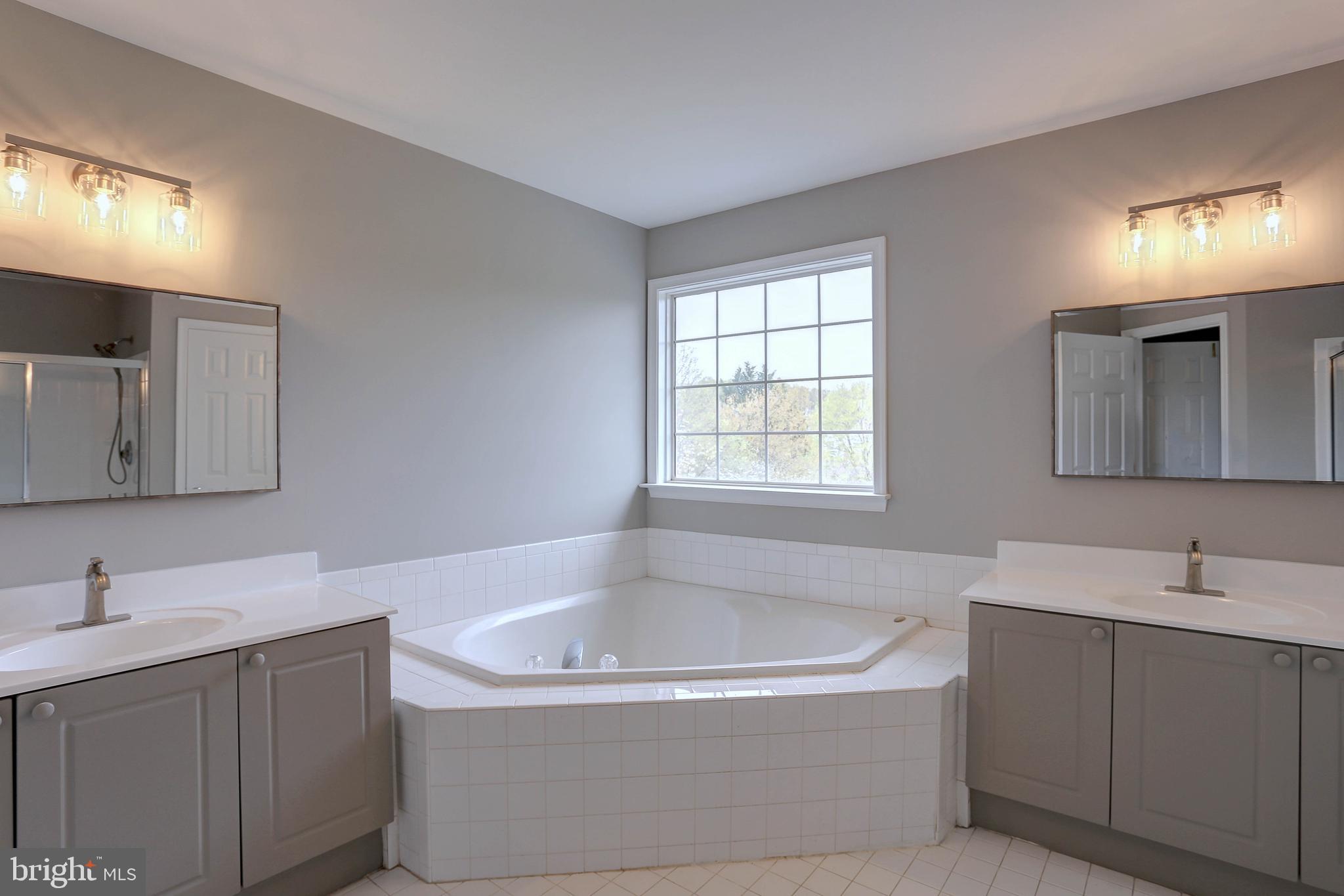 EDGEWOOD - Residential