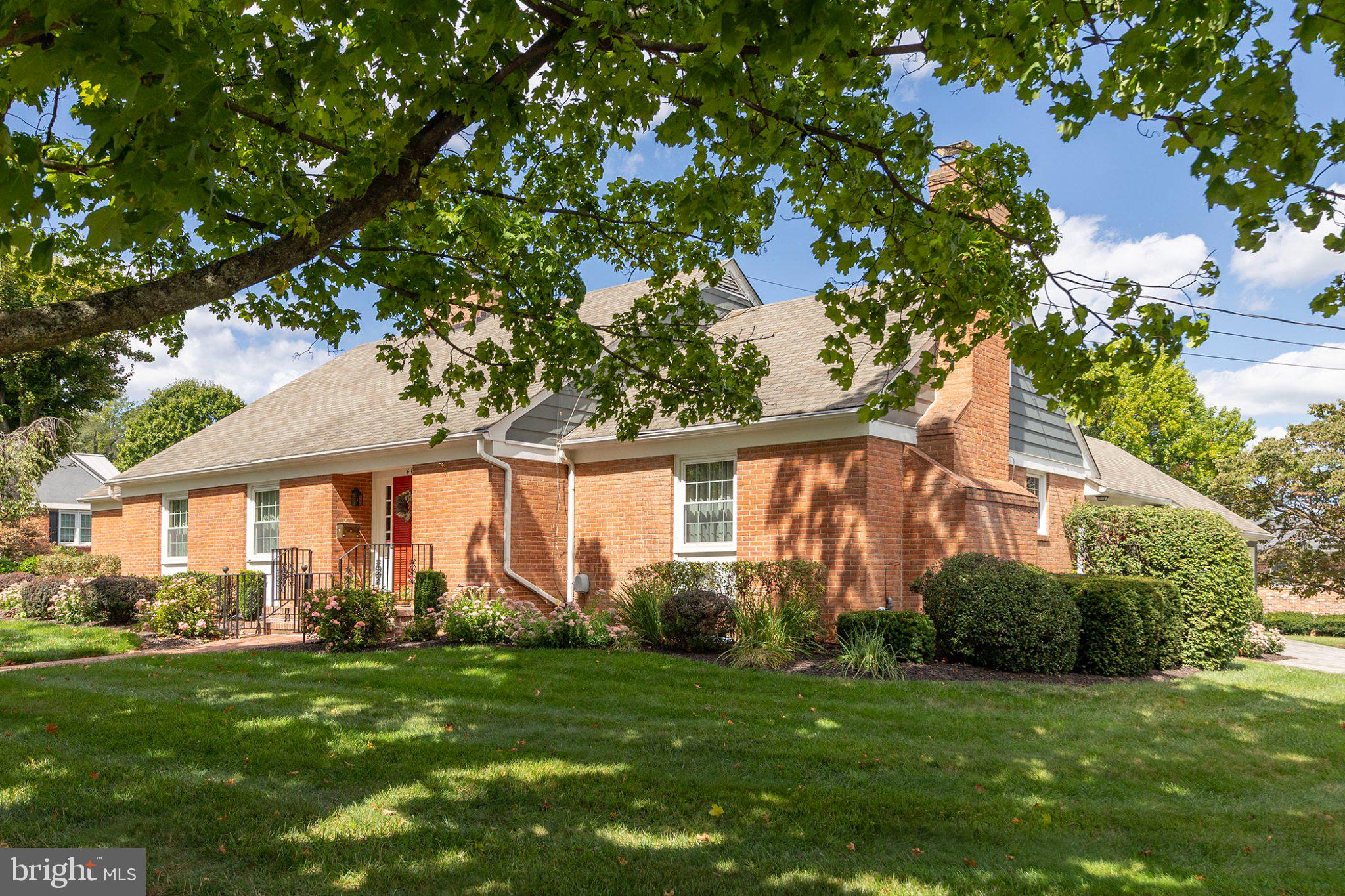 416 BRIARMONT DRIVE