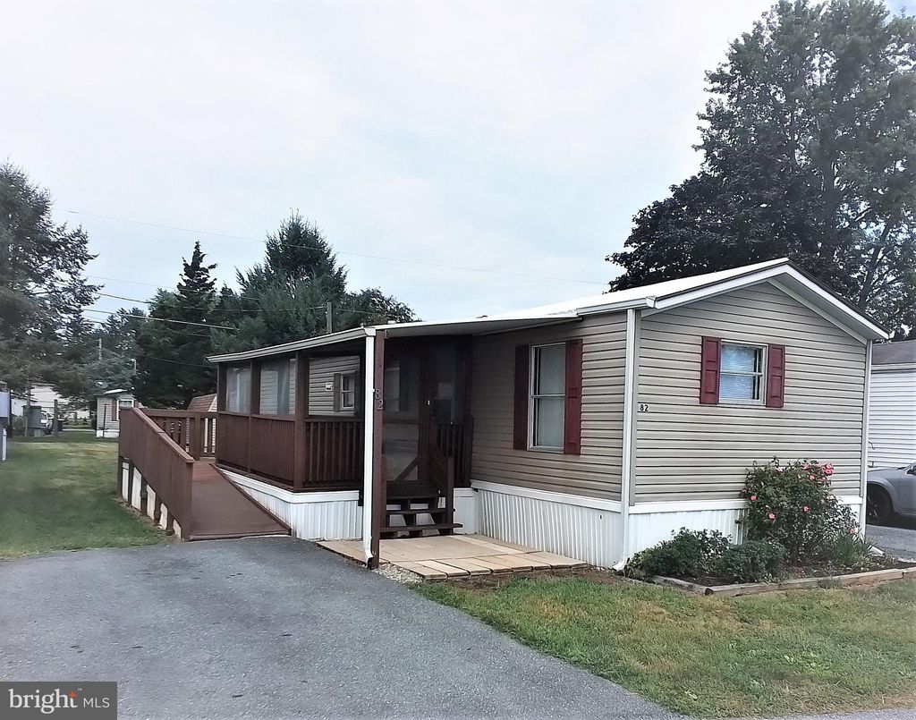Photo of 82 WILLOW DR, EPHRATA, PA 17522 (MLS # PALA2040624)