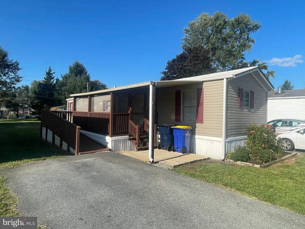 Photo of 82 WILLOW DR, EPHRATA, PA 17522 (MLS # PALA2040624)
