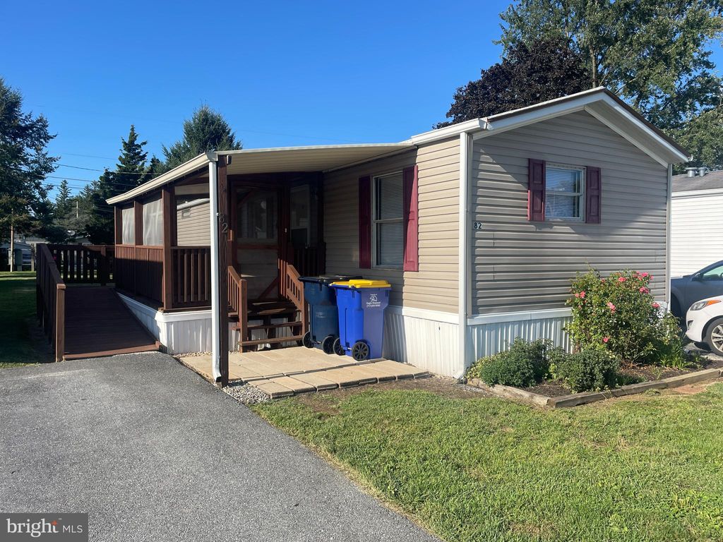 Photo of 82 WILLOW DR, EPHRATA, PA 17522 (MLS # PALA2040624)