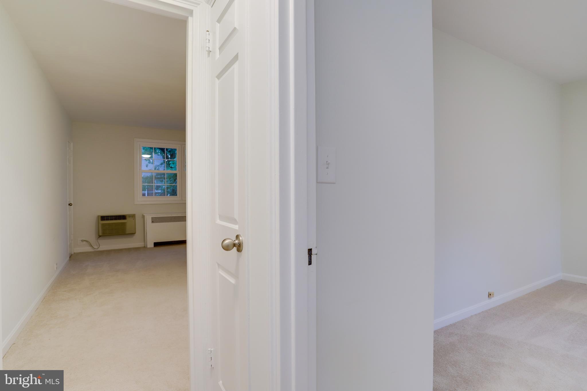 ARLINGTON OAKS - Residential Lease