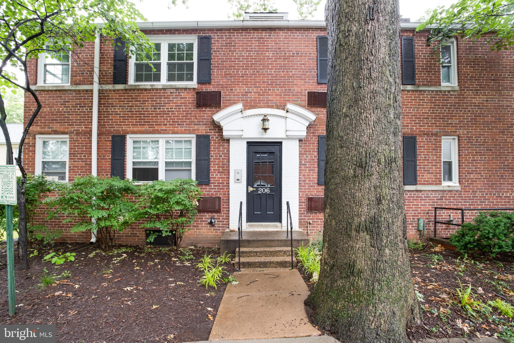 ARLINGTON OAKS - Residential Lease