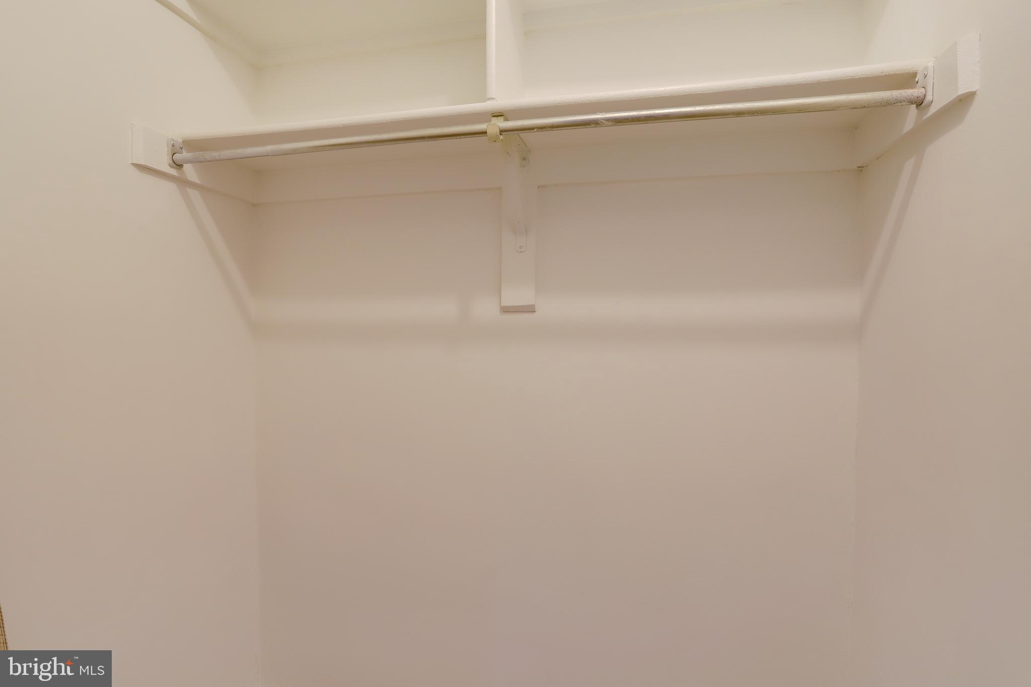 ARLINGTON OAKS - Residential Lease