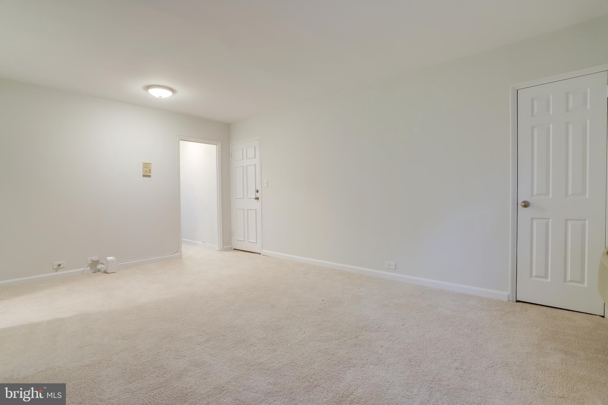 ARLINGTON OAKS - Residential Lease