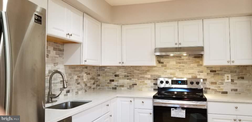 THE VILLAGE PARK - Residential Lease