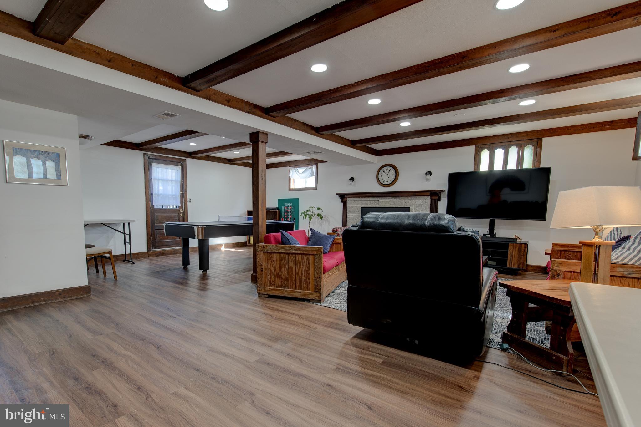 MANSFIELD MANOR - Residential