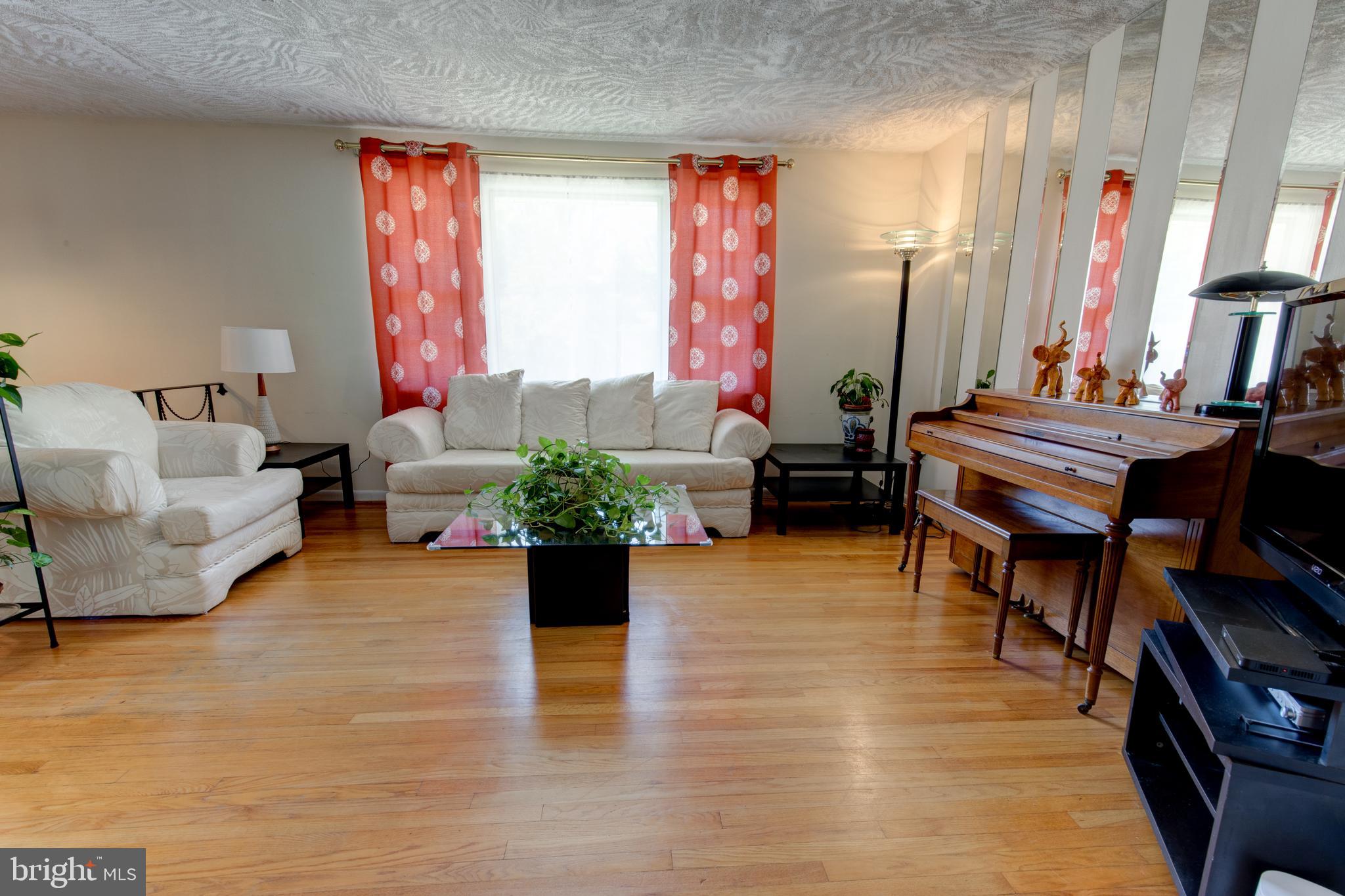 MANSFIELD MANOR - Residential