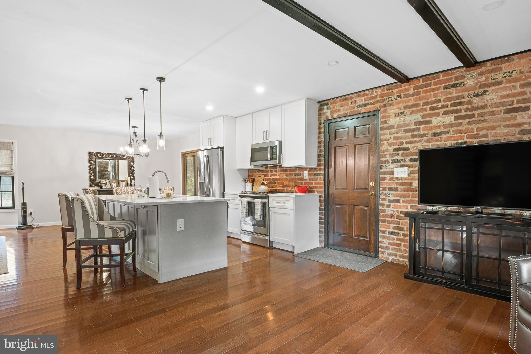 SCHROM HILLS - Residential