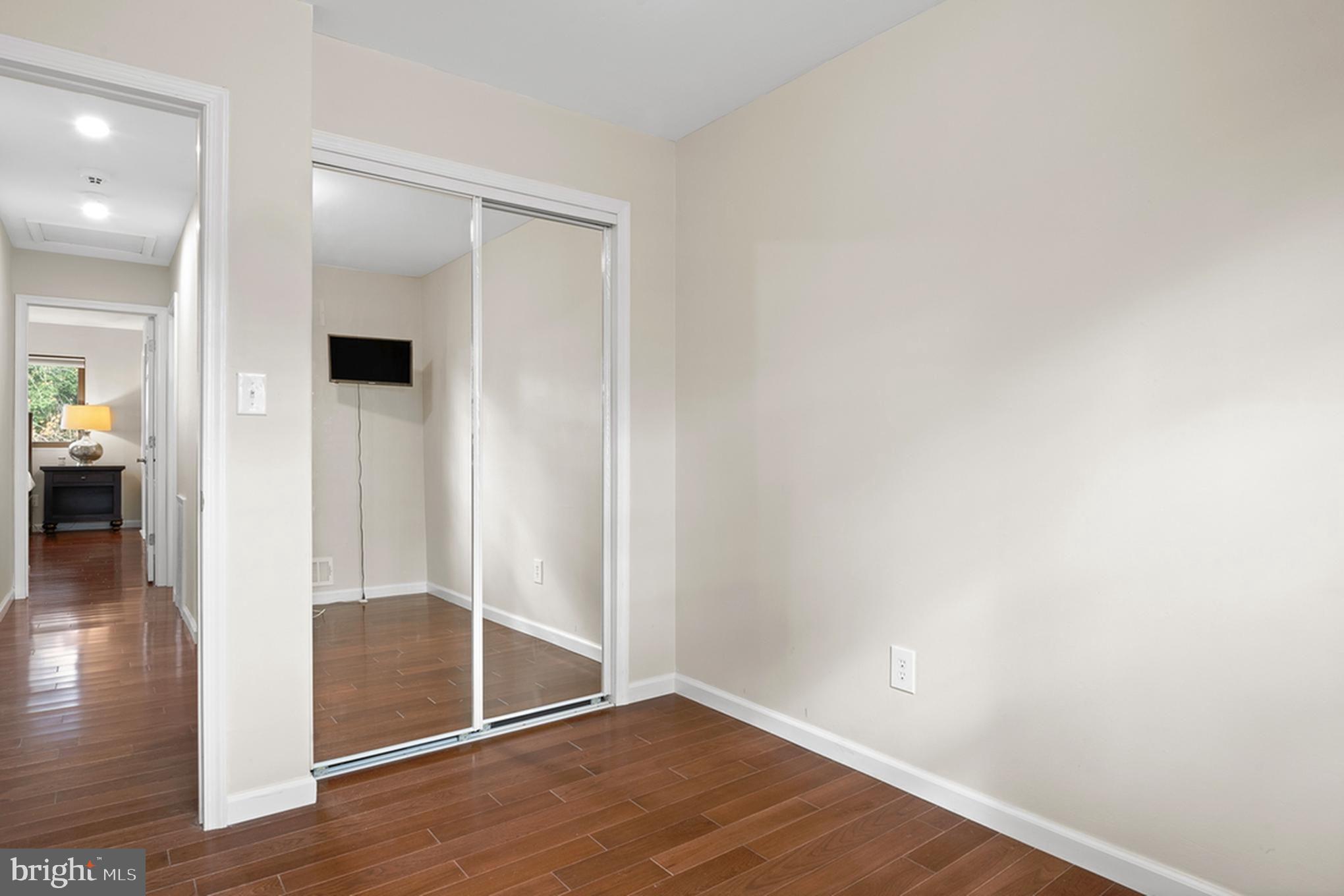 SCHROM HILLS - Residential