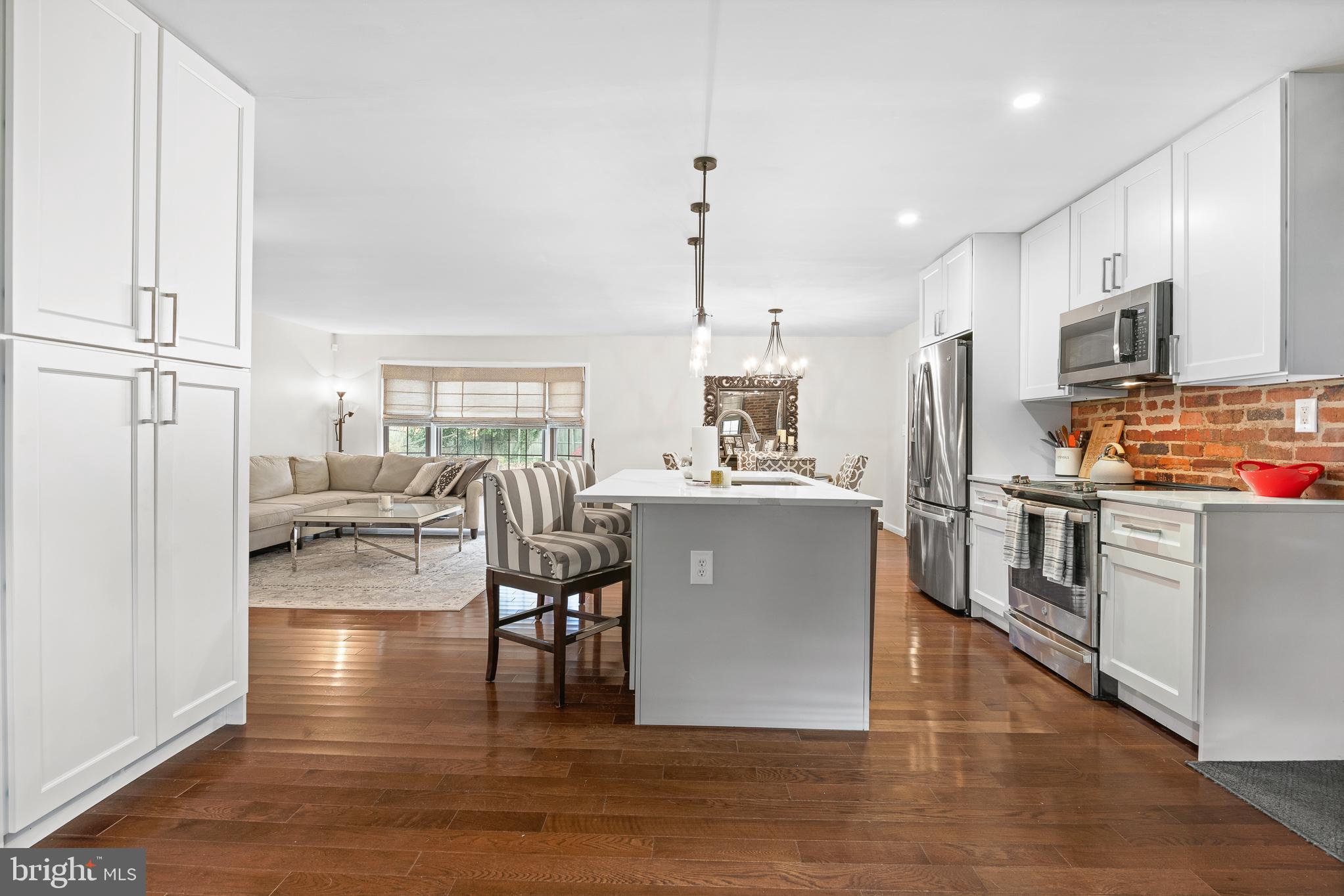 SCHROM HILLS - Residential