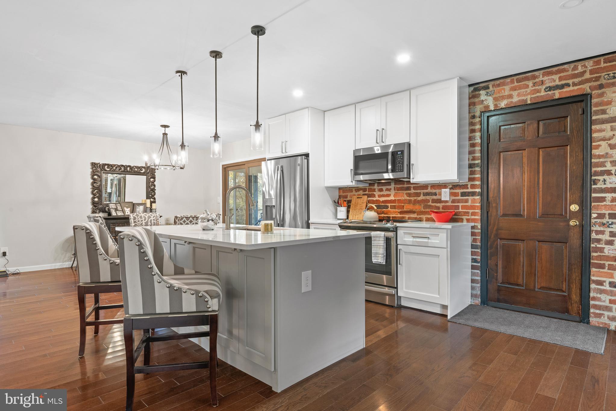 SCHROM HILLS - Residential