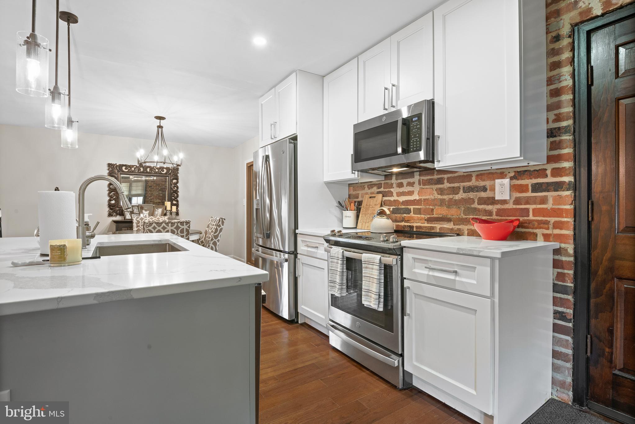 SCHROM HILLS - Residential