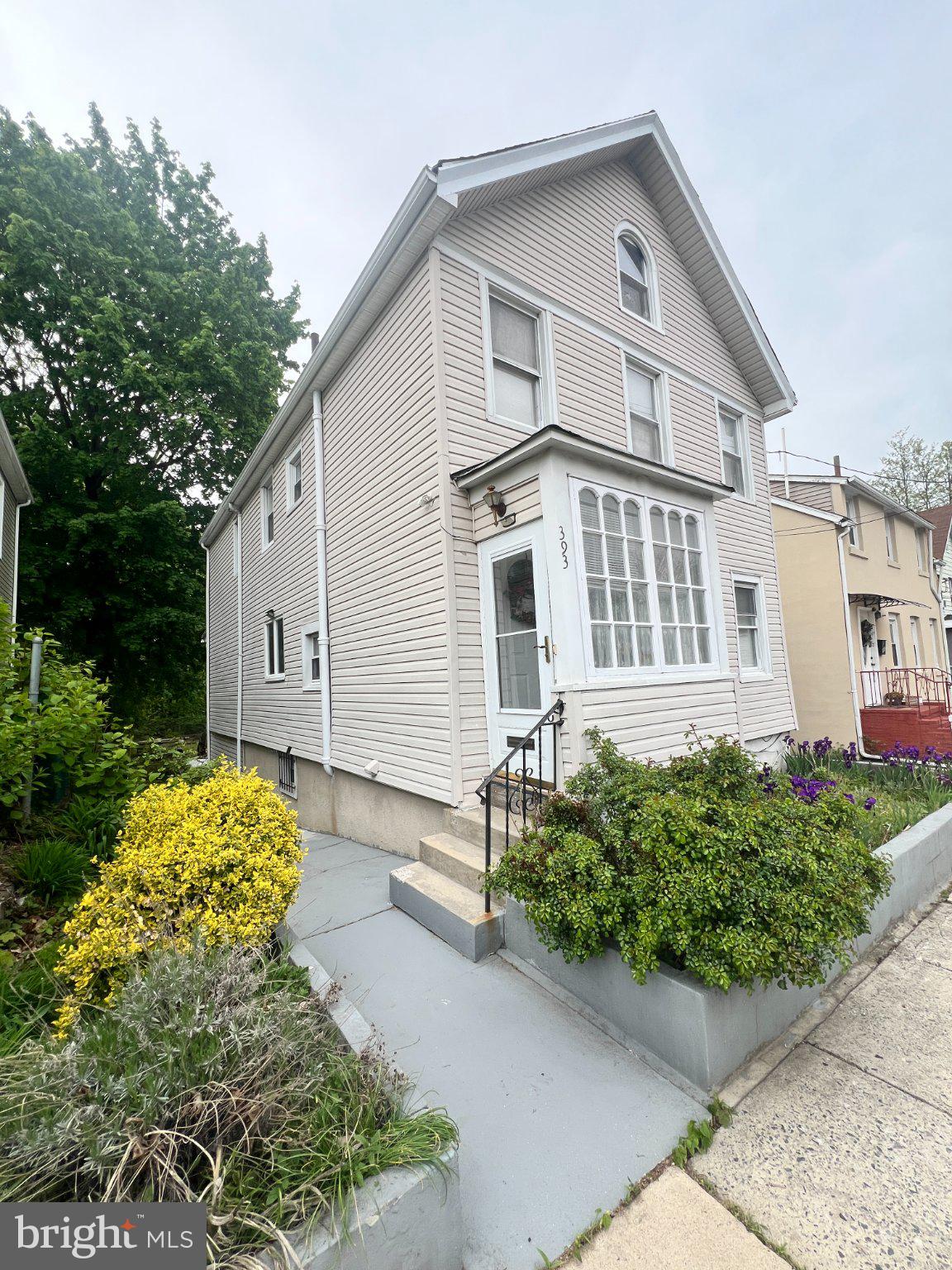 393 GLENWOOD AVENUE