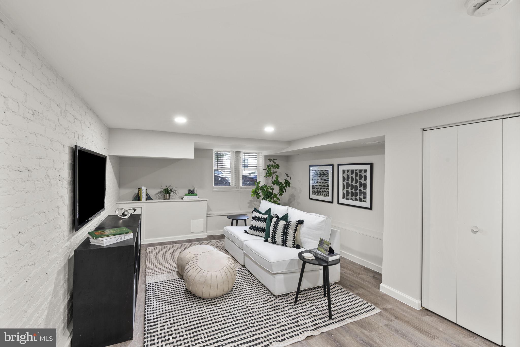 MCELDERRY PARK - Residential