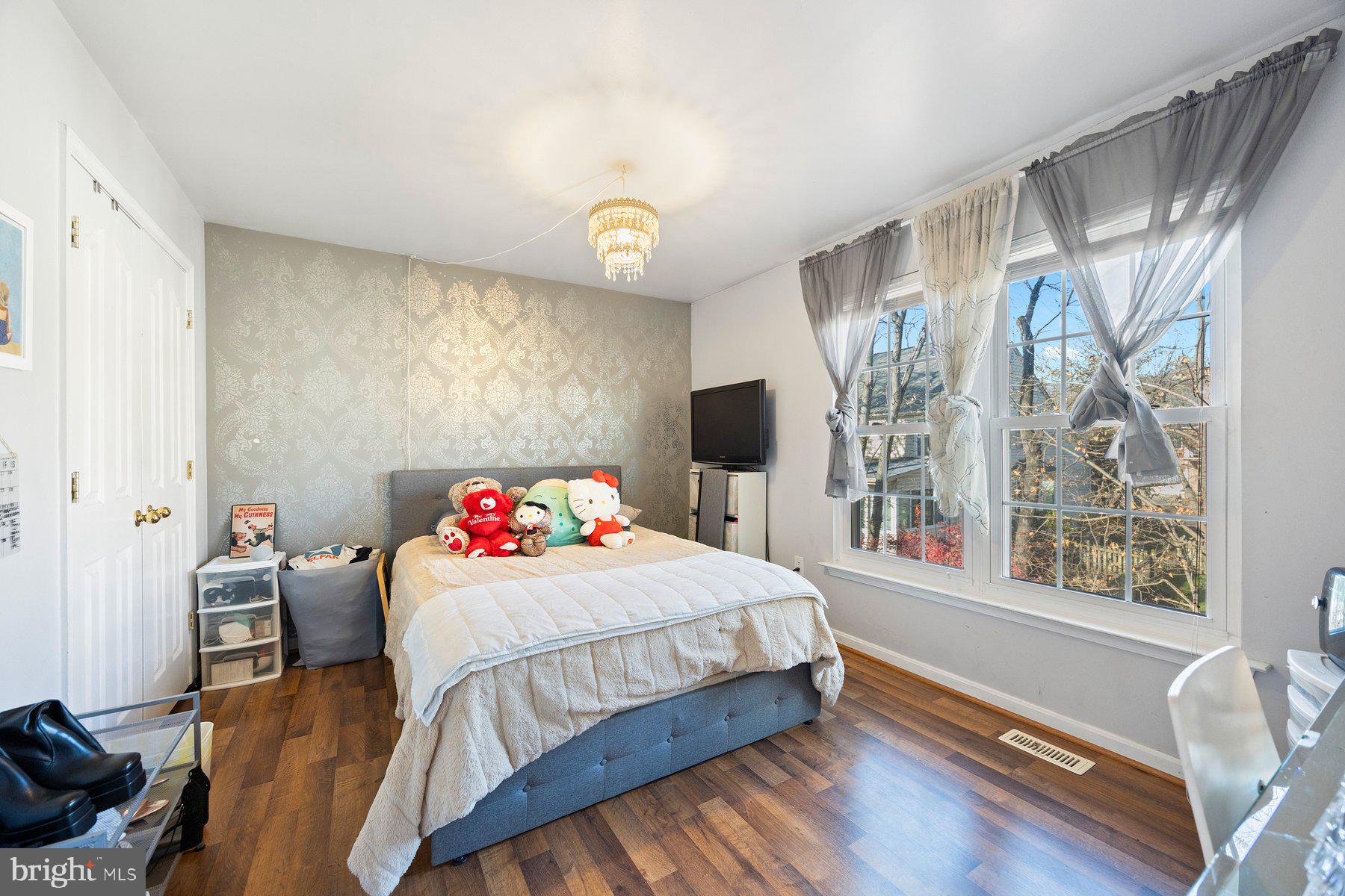 RUSSETT - Residential