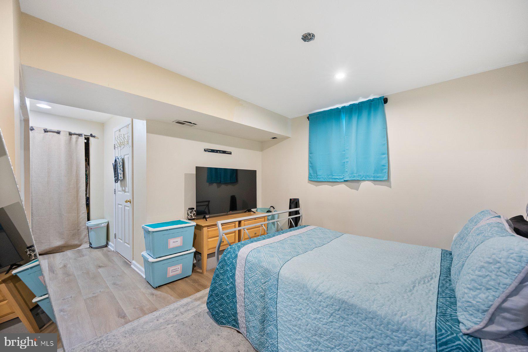 RUSSETT - Residential