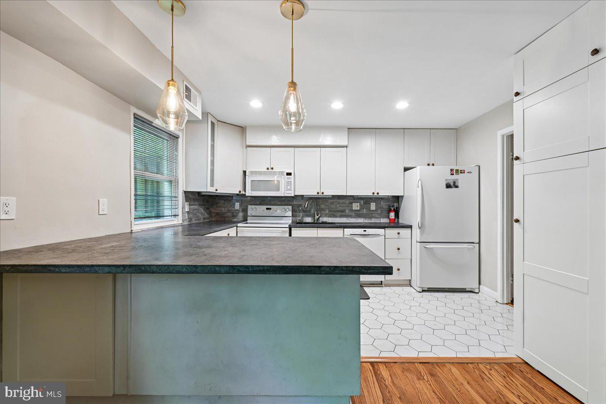 8651 GEREN ROAD 27-4