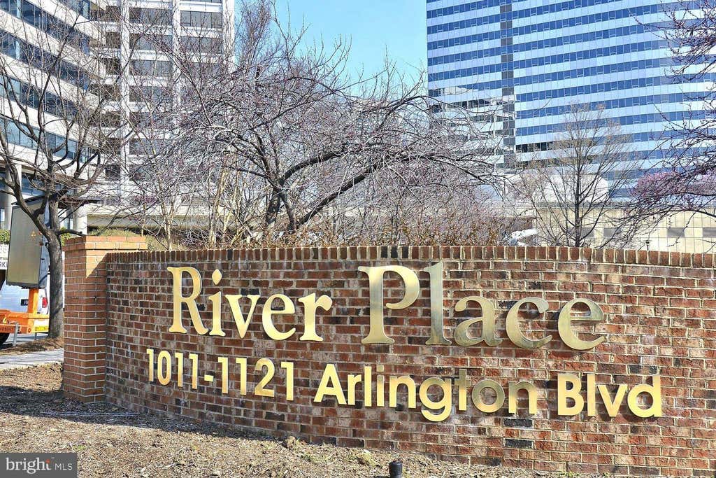 Photo of 1021 S Arlington Boulevard #1125, ARLINGTON, VA 22209 (MLS # VAAR2077544)