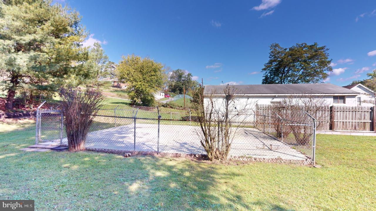 OFF ROUTE 28 - Residential