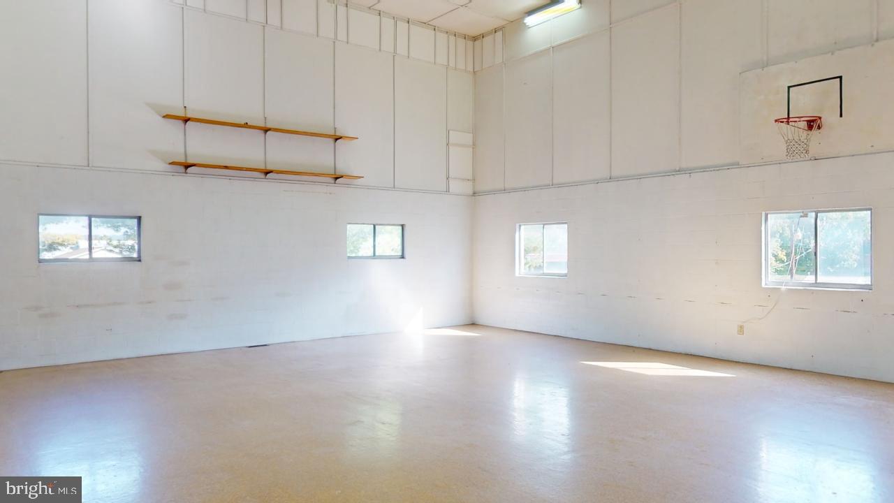 OFF ROUTE 28 - Residential