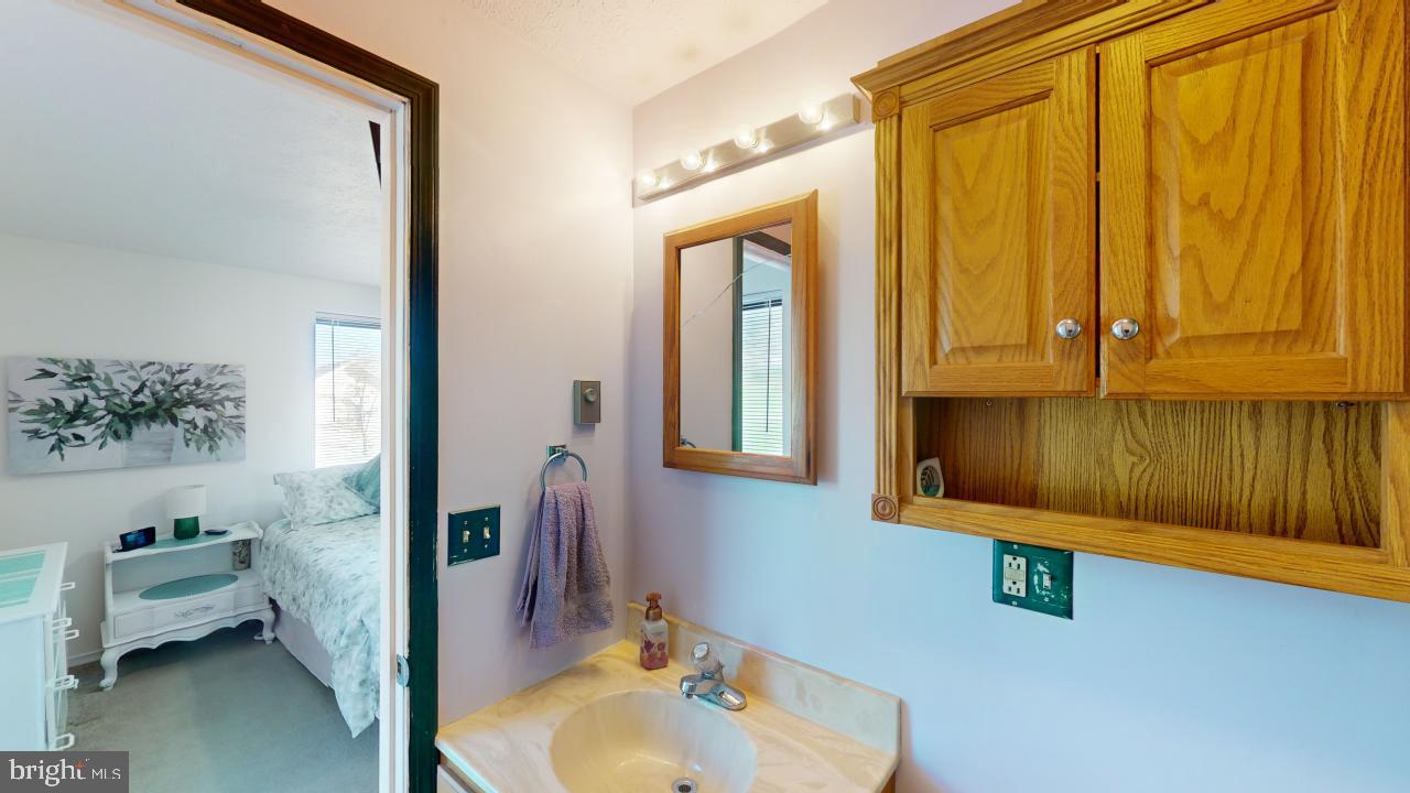 OFF ROUTE 28 - Residential