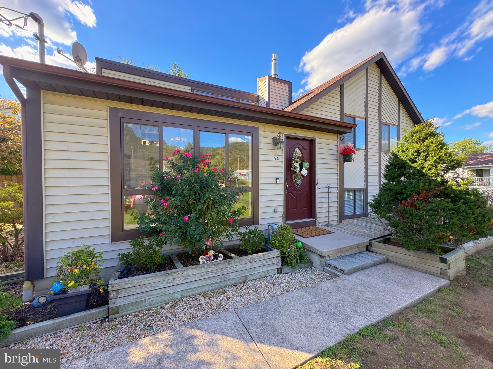 OFF ROUTE 28 - Residential