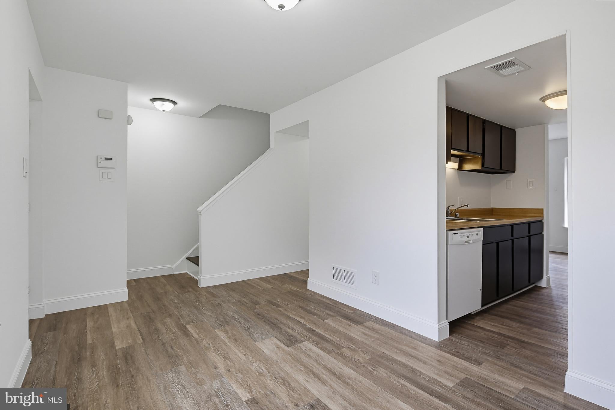 8769 HAYSHED LANE 3-3