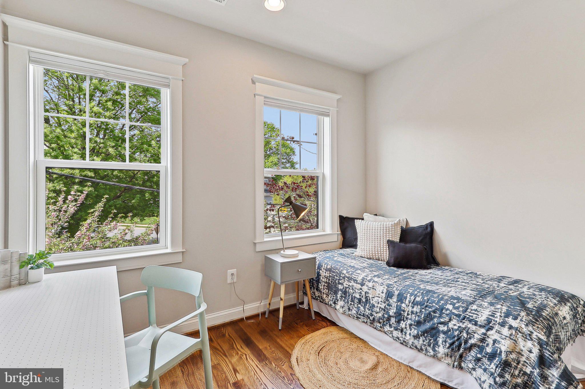 LYON VILLAGE - Residential