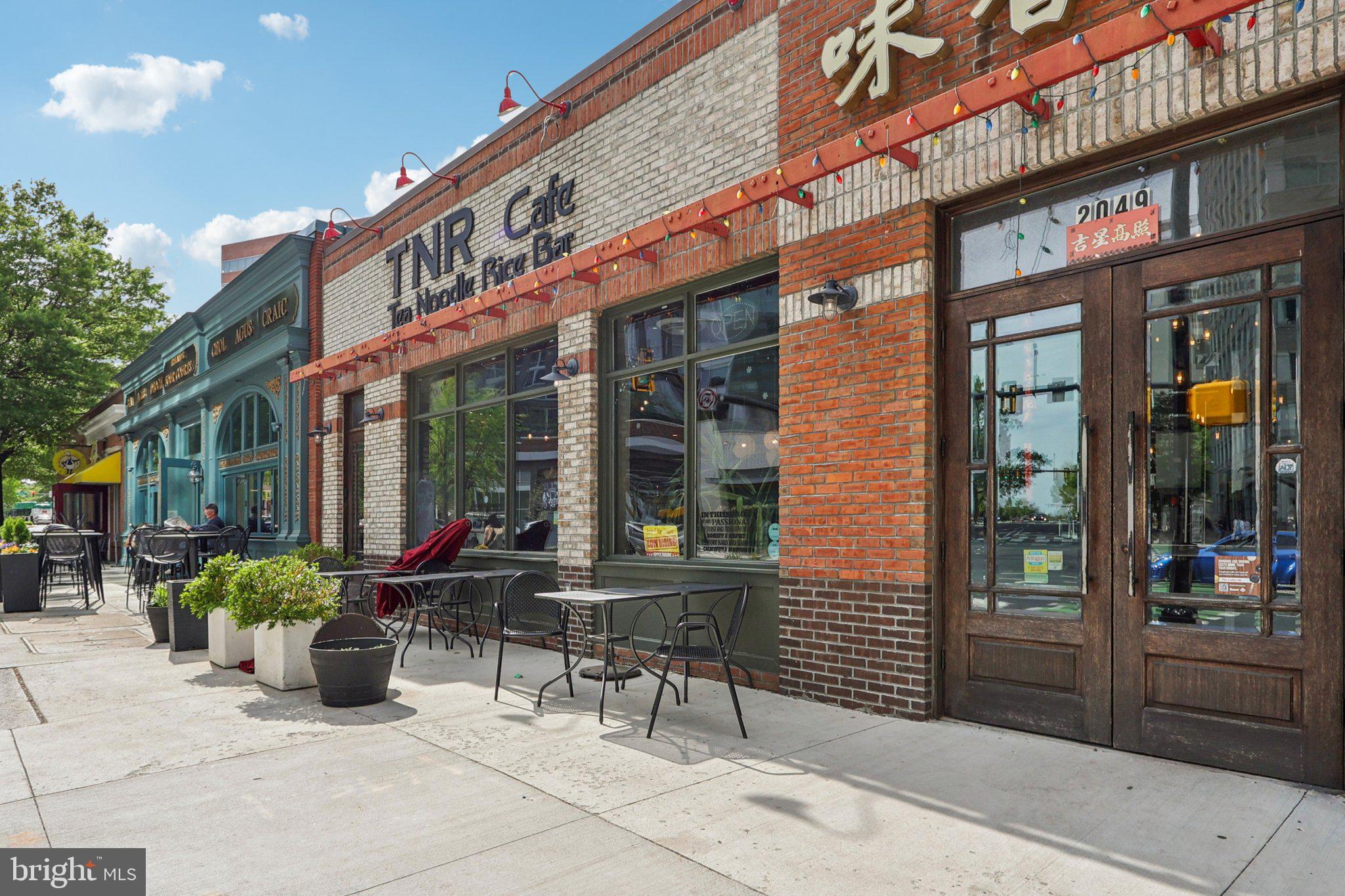 LYON VILLAGE - Residential