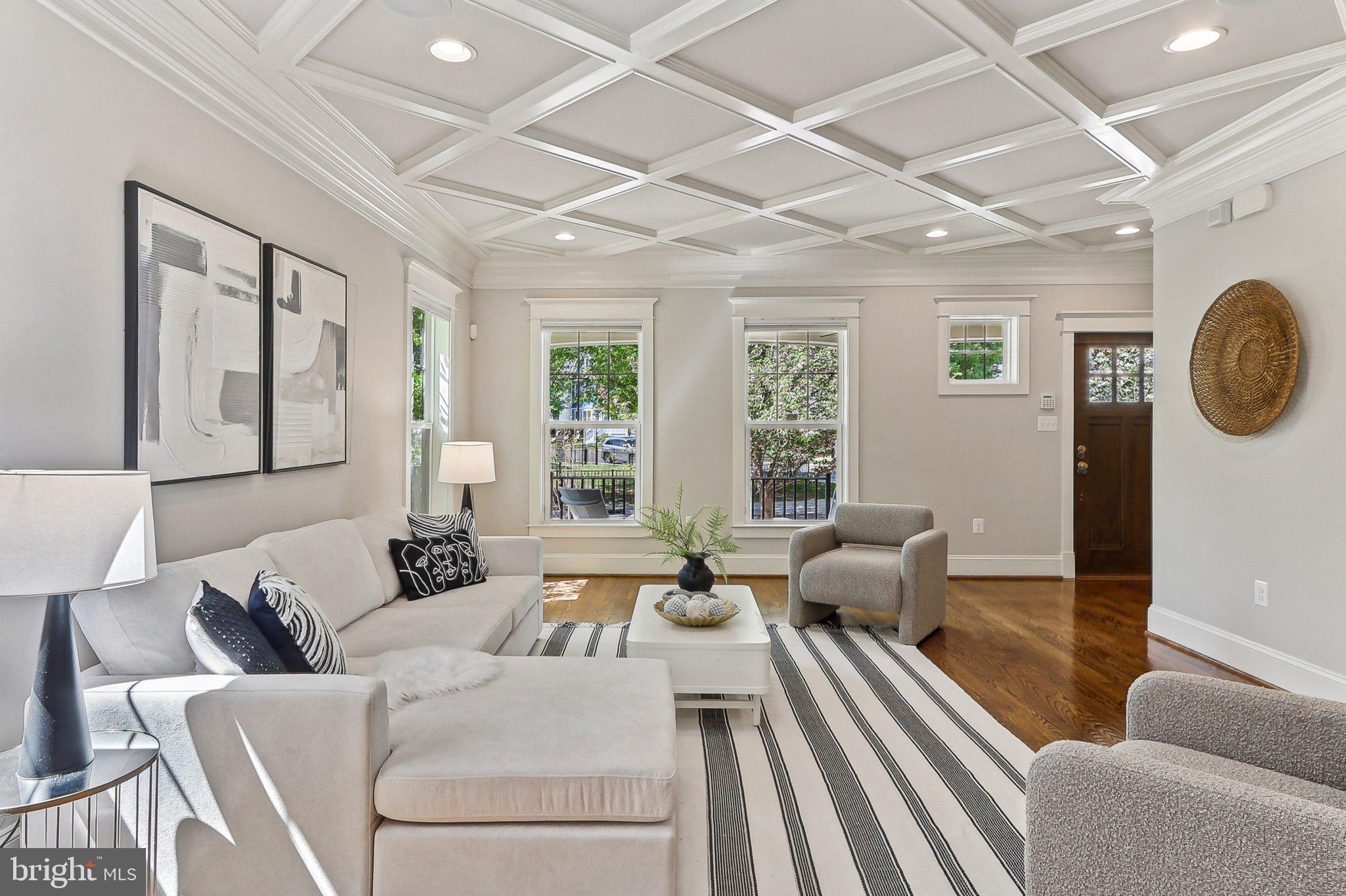 LYON VILLAGE - Residential