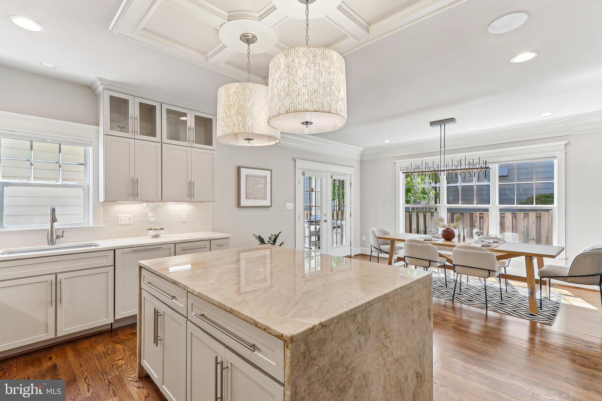 LYON VILLAGE - Residential