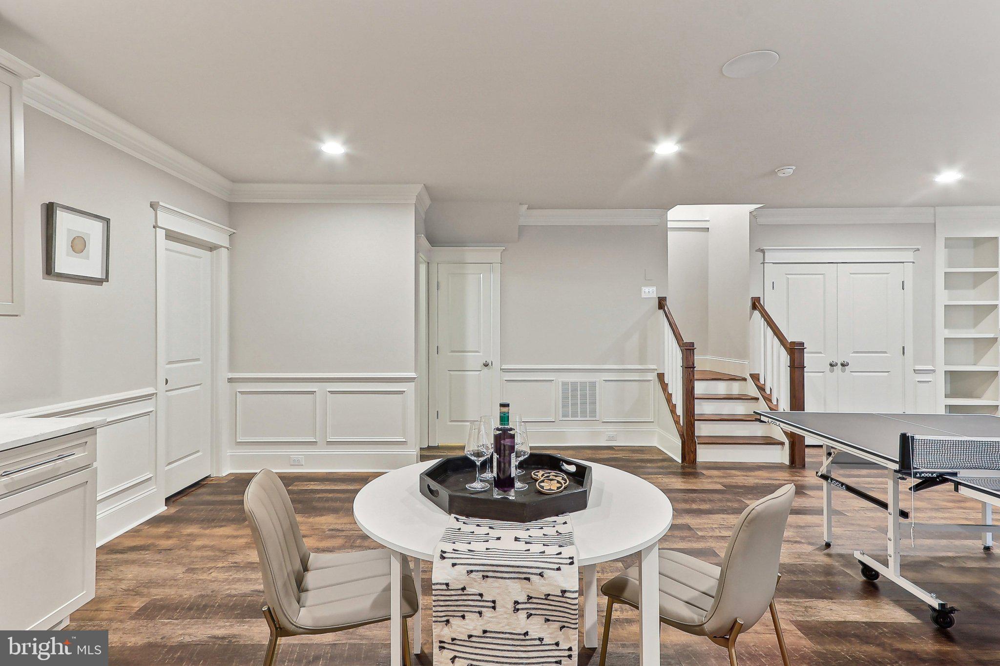 LYON VILLAGE - Residential