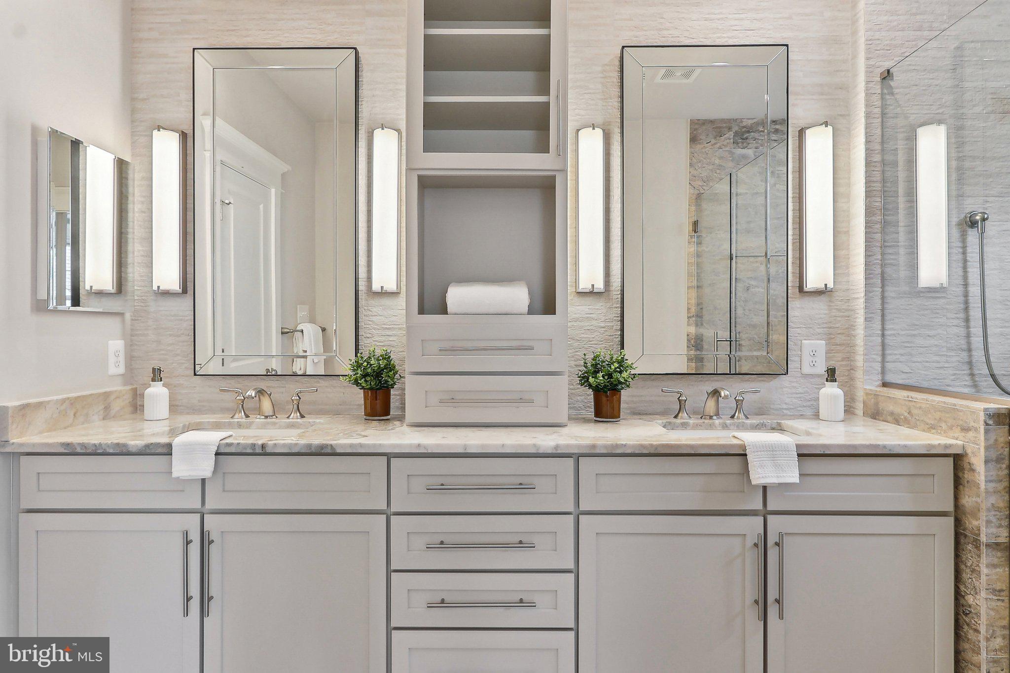 LYON VILLAGE - Residential