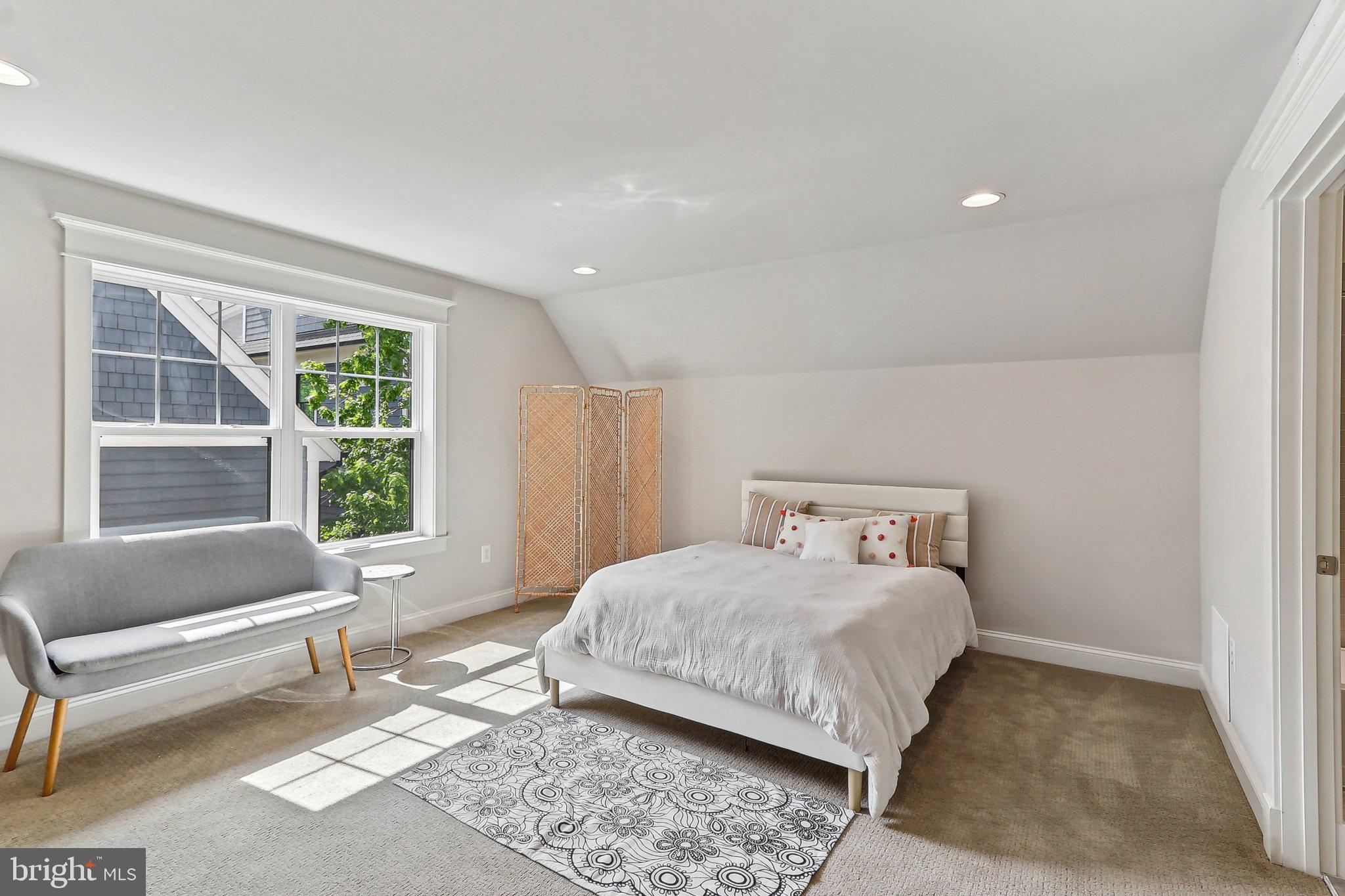 LYON VILLAGE - Residential