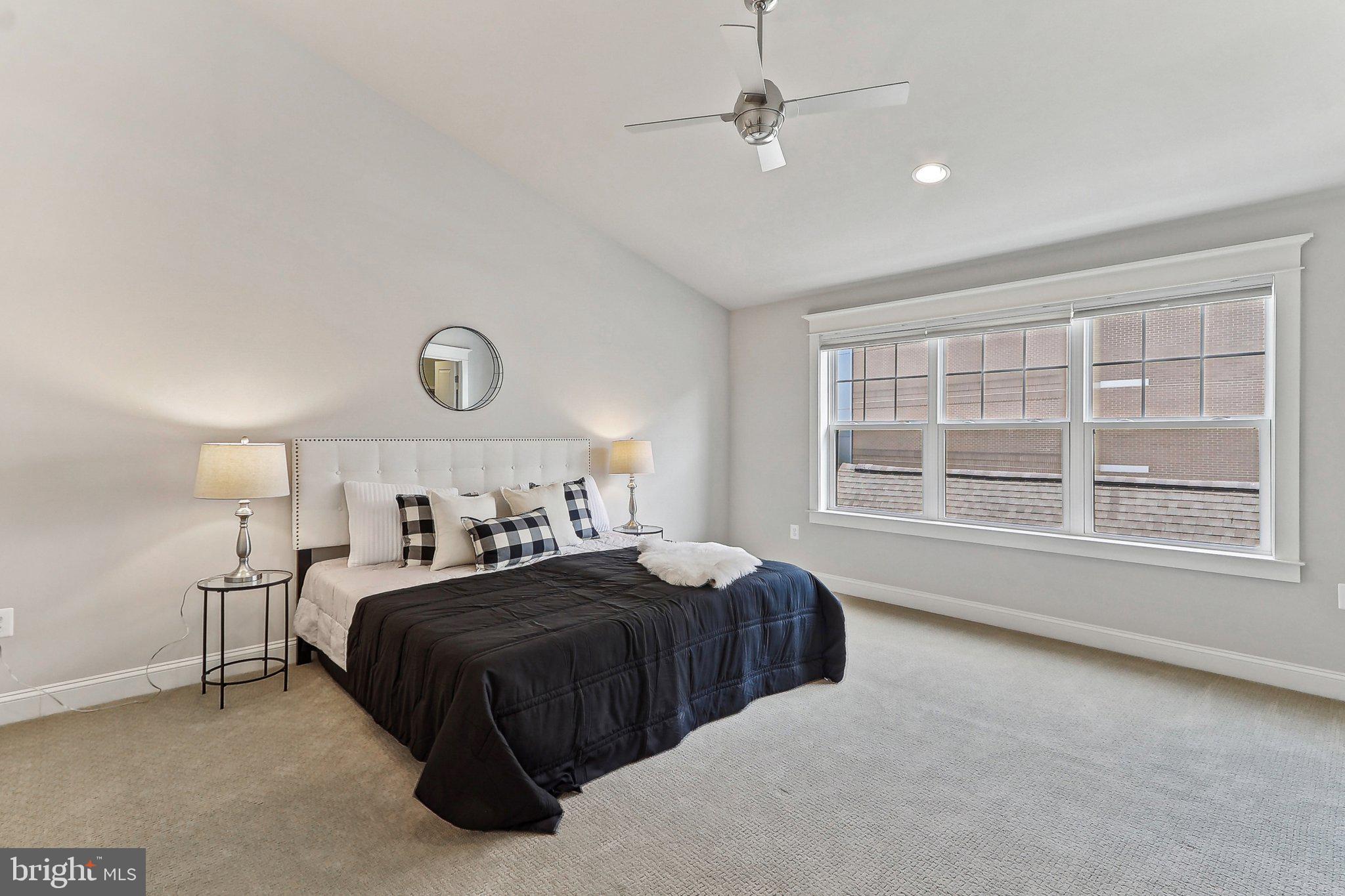 LYON VILLAGE - Residential