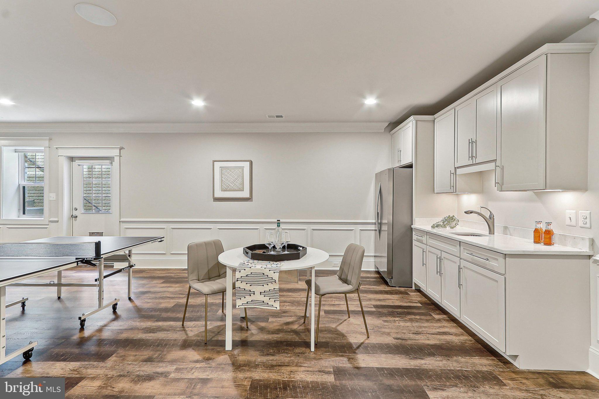 LYON VILLAGE - Residential