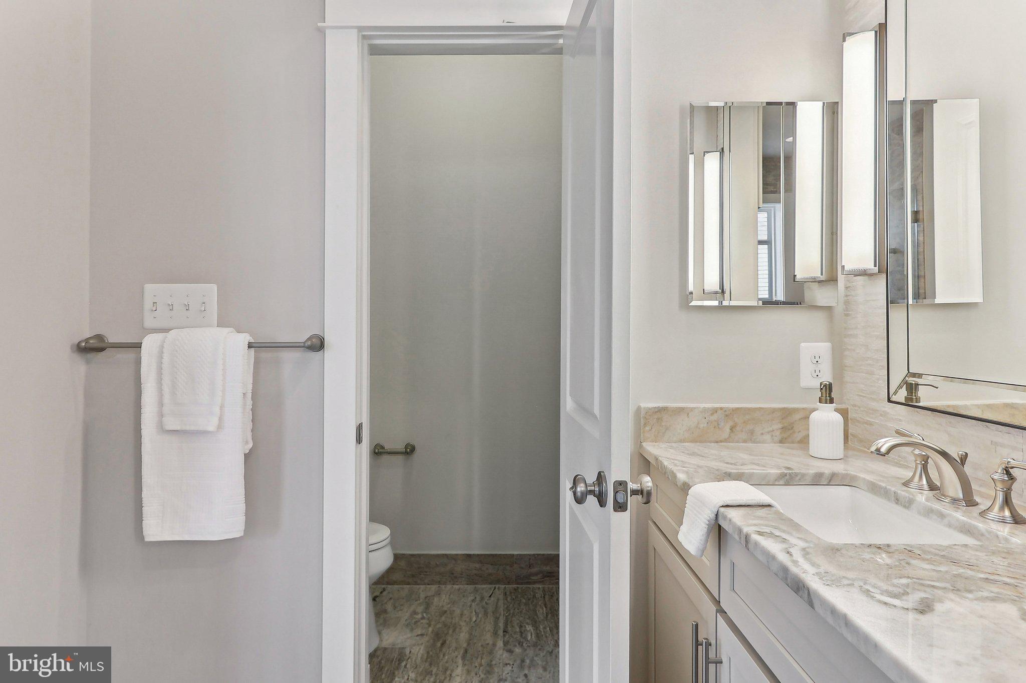 LYON VILLAGE - Residential