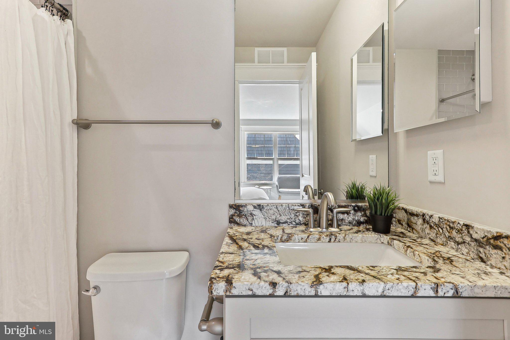 LYON VILLAGE - Residential