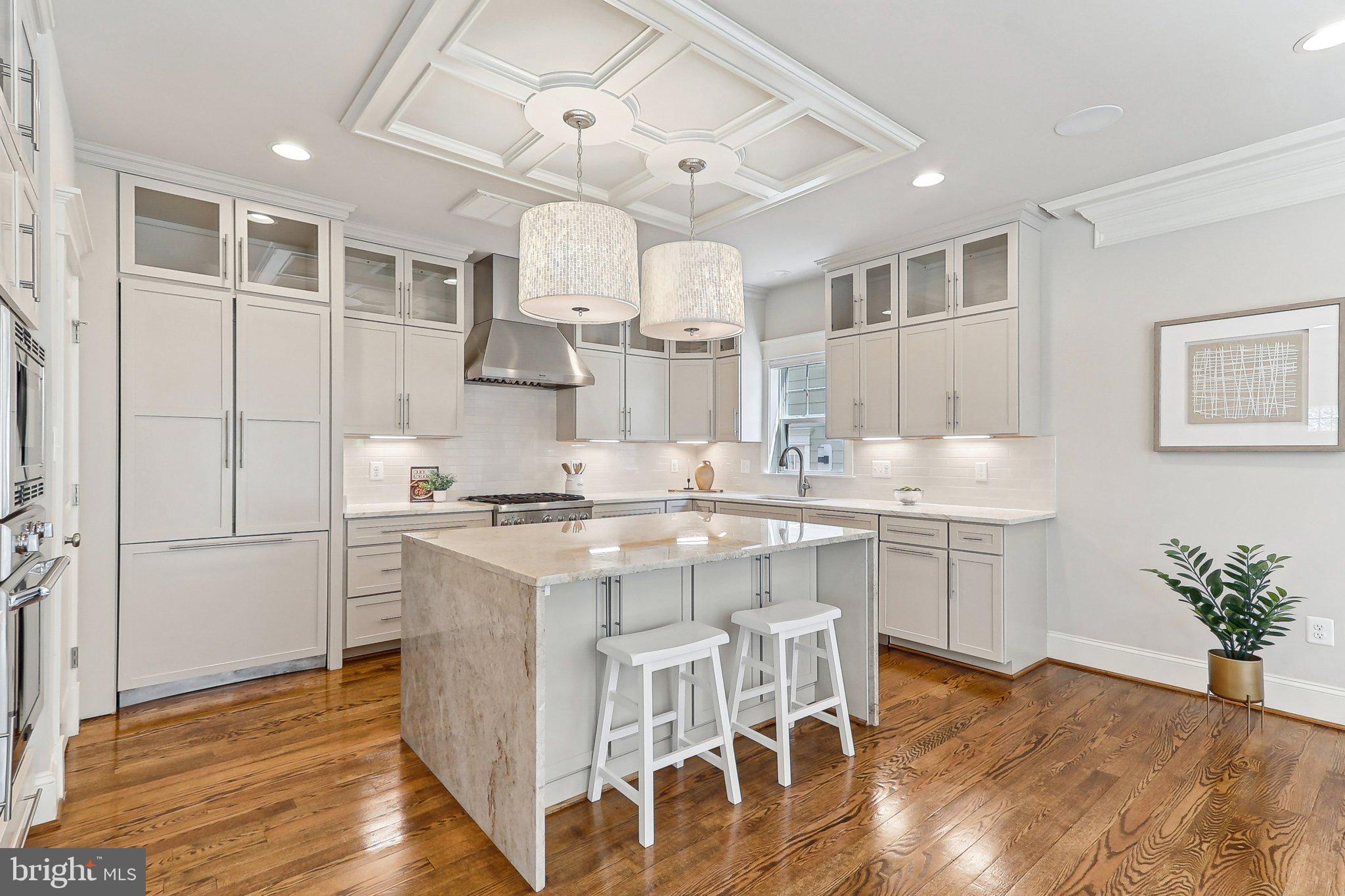 LYON VILLAGE - Residential