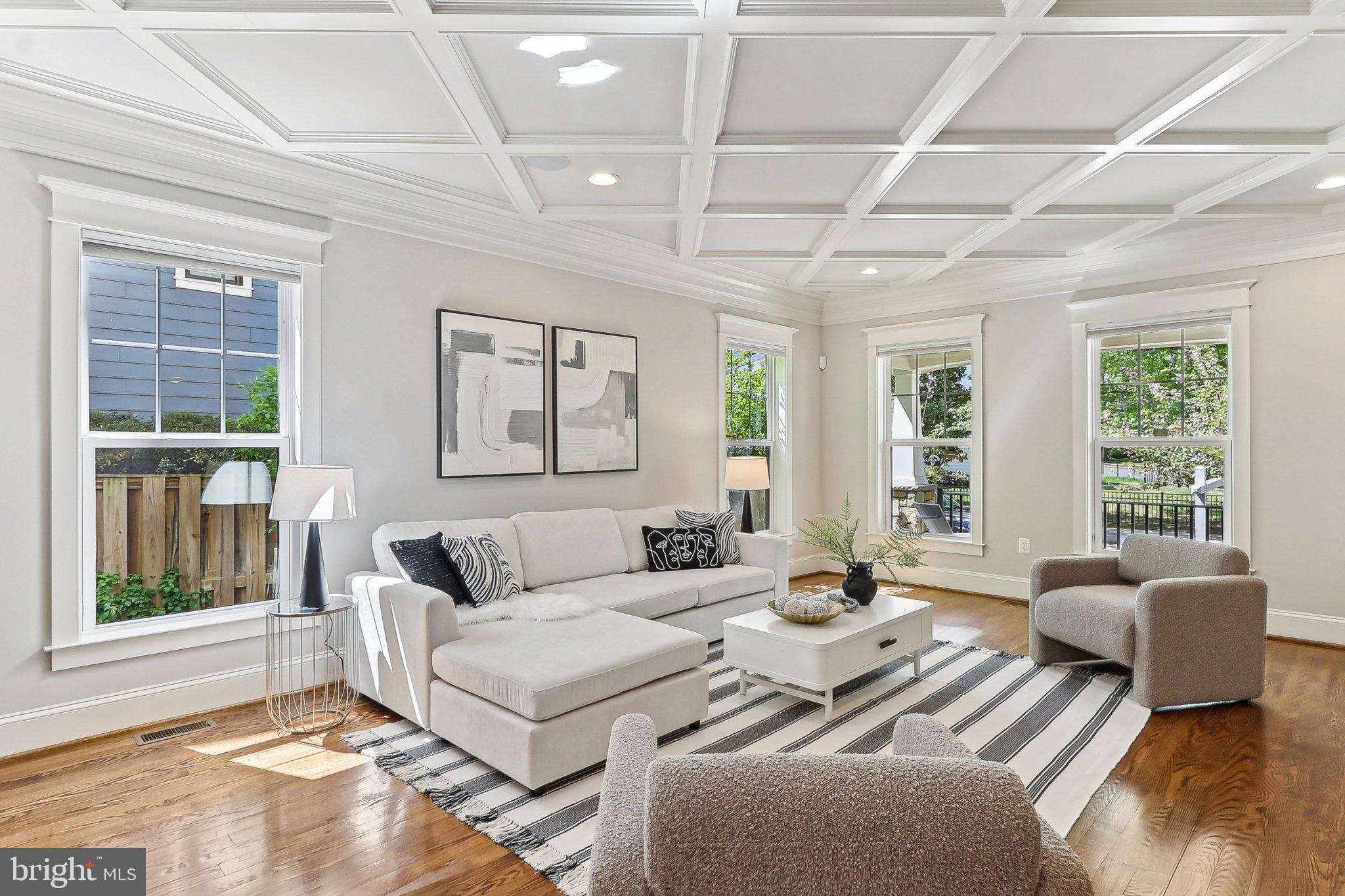 LYON VILLAGE - Residential