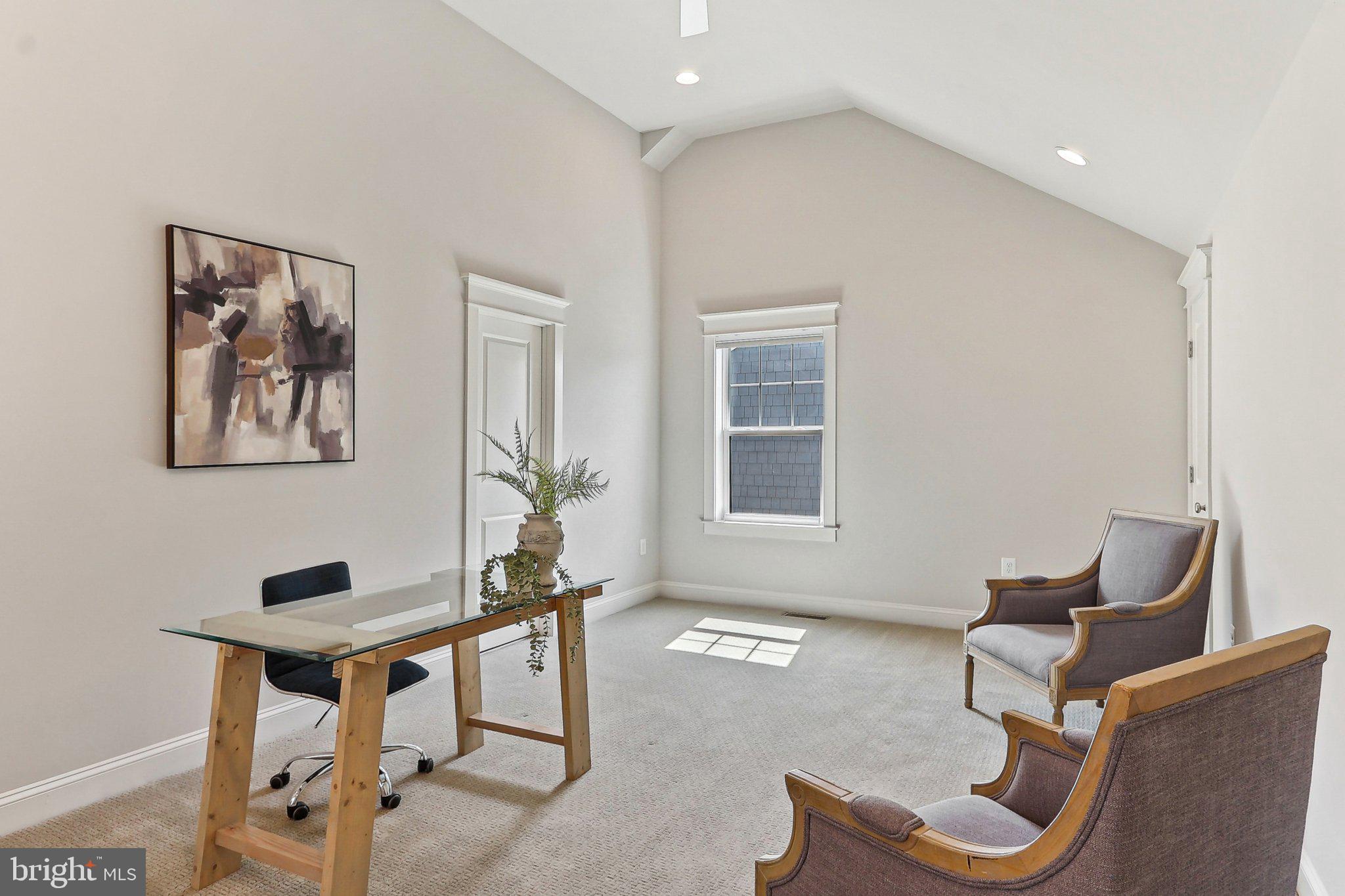 LYON VILLAGE - Residential