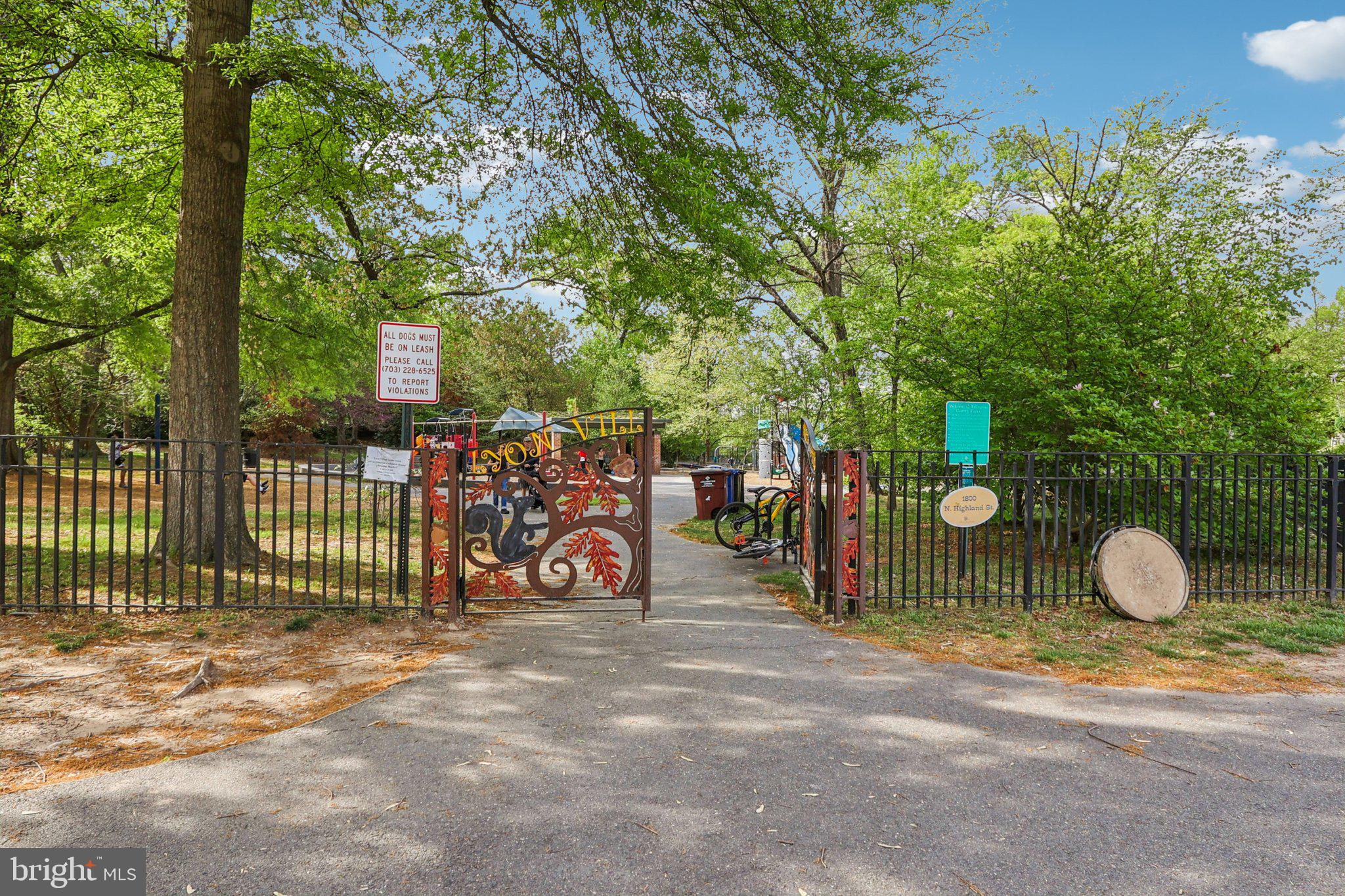 LYON VILLAGE - Residential