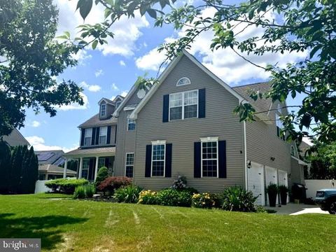 Homes For Sale - 804 Monet Court<br/> WILLIAMSTOWN, NJ 08094