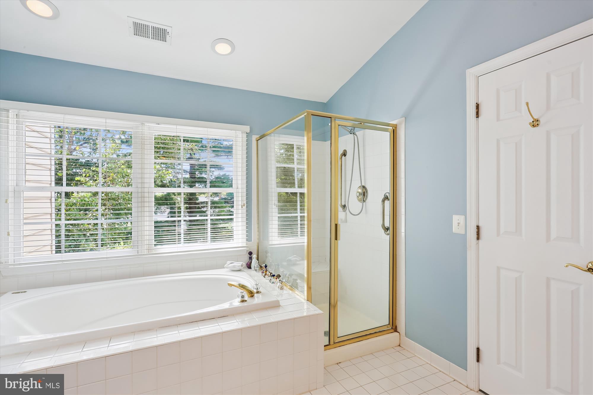 DEMOCRACY COMMONS - Residential