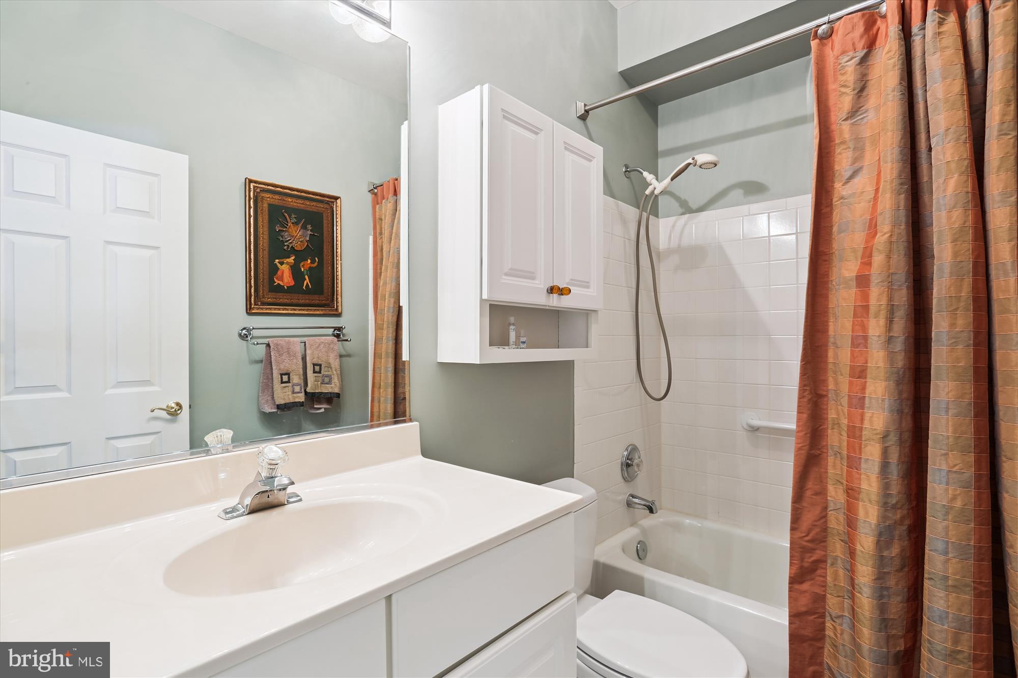 DEMOCRACY COMMONS - Residential