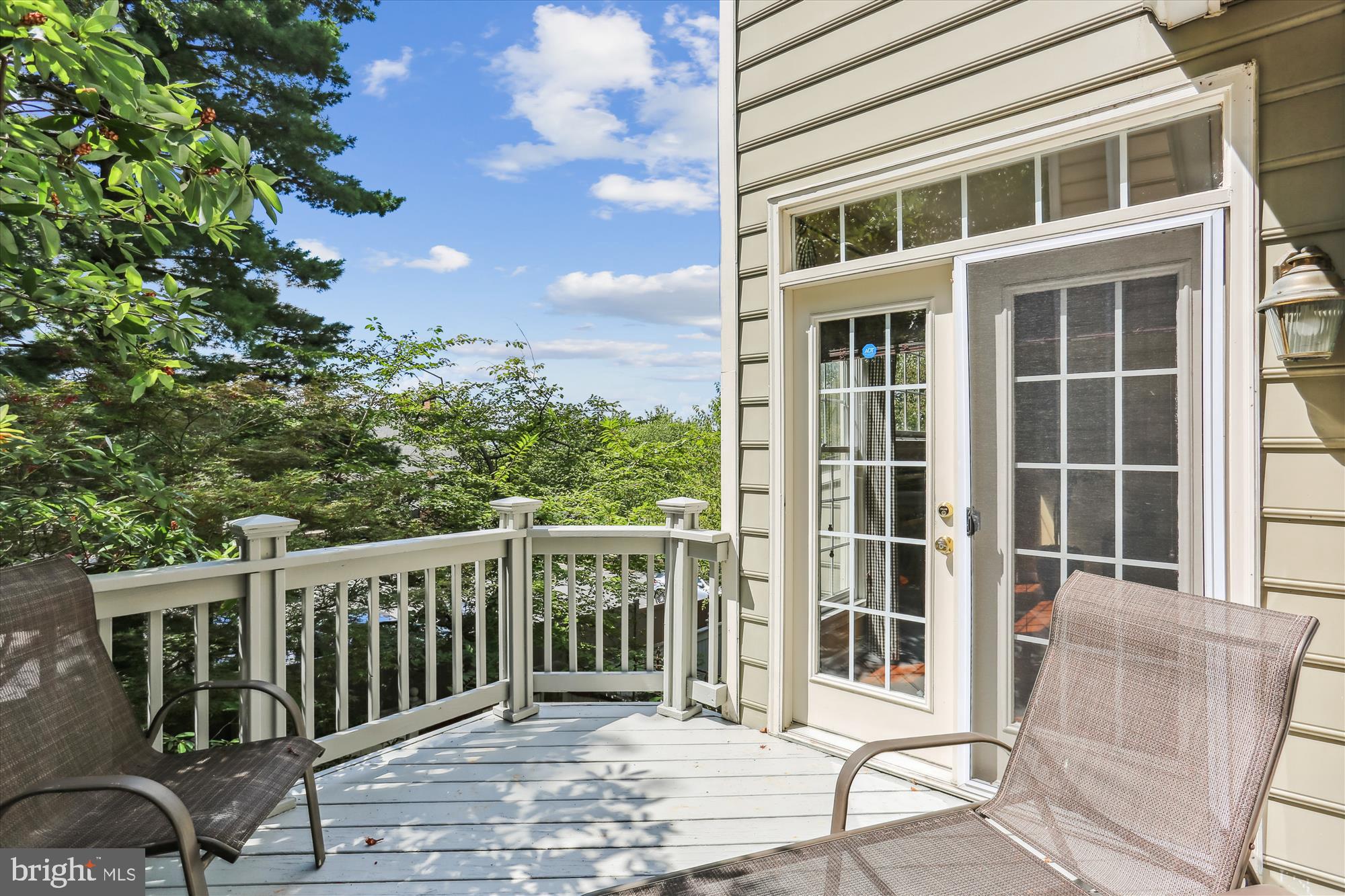 DEMOCRACY COMMONS - Residential